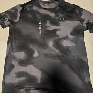 Under Armour Men's Black and Grey Tee
